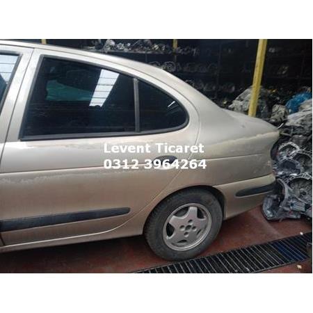 Megane 1 Çıkma Sol Arka Kapı