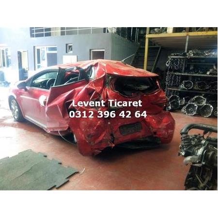 Clio 5 Çıkma Parça Kırmızı