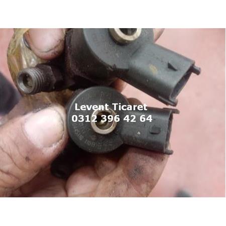 8200100272 Megane-Laguna 1.9 Enjektör