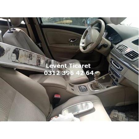 Megane 3 Çıkma Cam Düğmesi Sol Ön